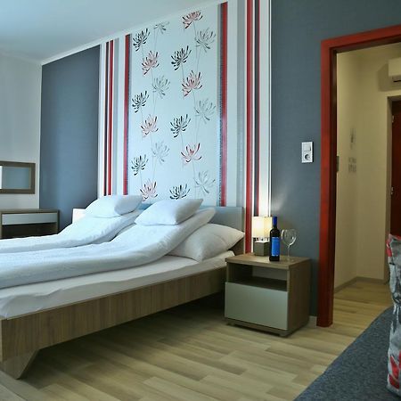 バヤ Sugo Panzio Bed & Breakfast エクステリア 写真