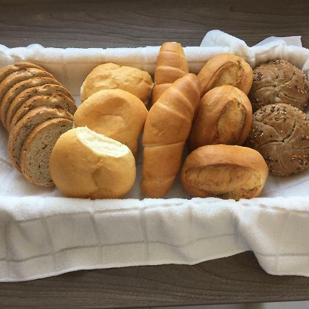バヤ Sugo Panzio Bed & Breakfast エクステリア 写真